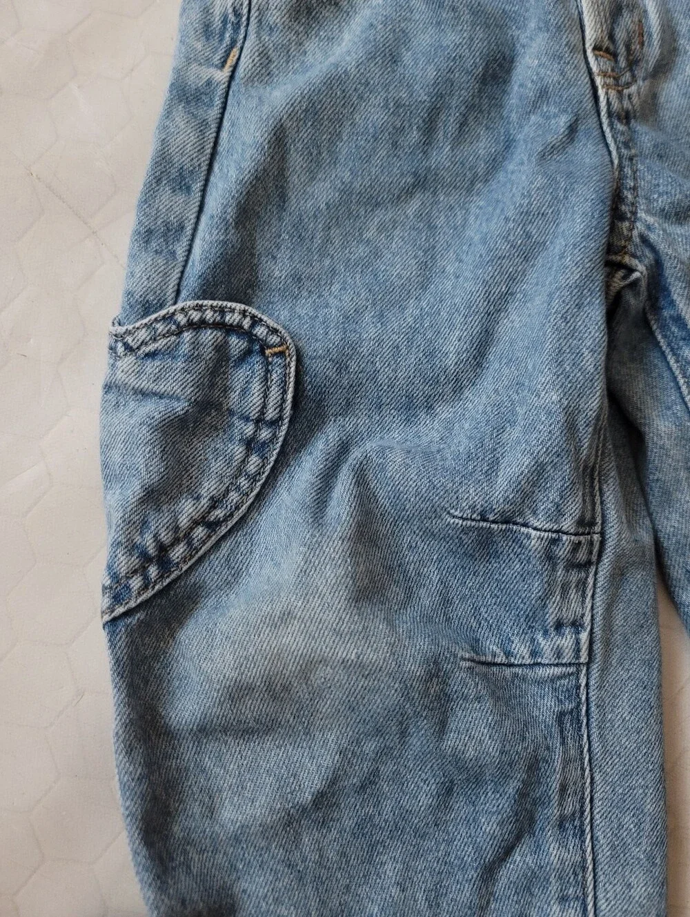 Old Navy 4T Barrel Leg Pants Heart Pockets Denim Jeans Light Wash Horseshoe